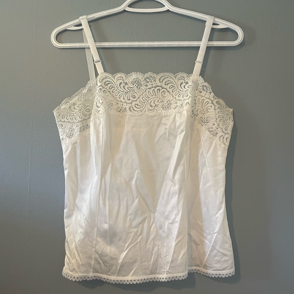 ❗️3/$20❗️Slip tank top/lingerie top